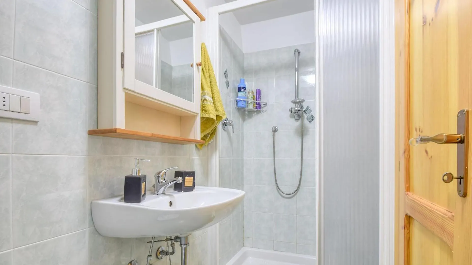 Stunning Home In Sori With Wifi 0*,  איטליה